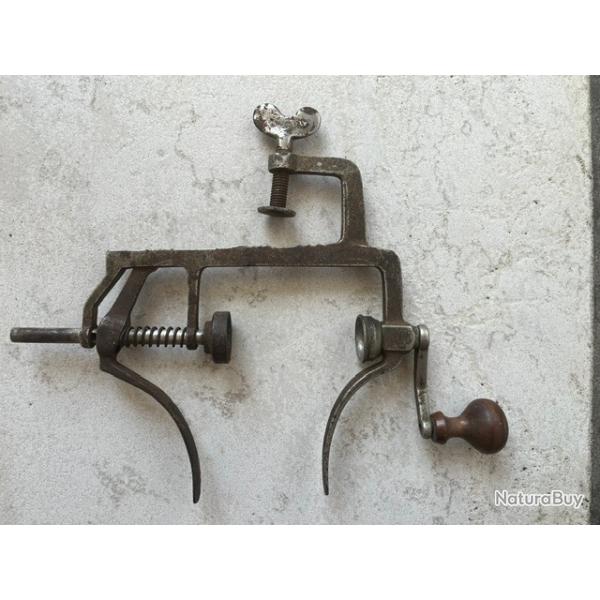 Ancien sertisseur � poussoir cartouche cal. 16 (pince � sertir)