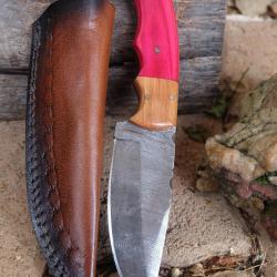 Couteau Bowie Damas Lame Acier 256 Couches Manche Bois Fushia Etui Cuir Fabric Artisanale 01