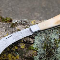 Beau Couteau Grand-P&egrave;re Vannier Lame Serpette Damas 128 Couches Manche Os Fabrication Artisanale