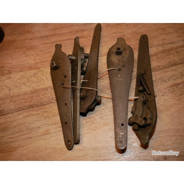 Lot de platines arri�res � percussion