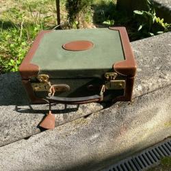 Valise &agrave; cartouche , toile et cuir en bon &eacute;tat avec clefs