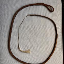 Flotte Laverdure(1m60), en cuir marron, cousu &agrave; plat, largeur 12mm, &eacute;paisseur 9mm.