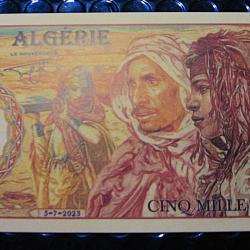 Algerie, billet de 5000 francs de 2023 superbe (femme berbere)