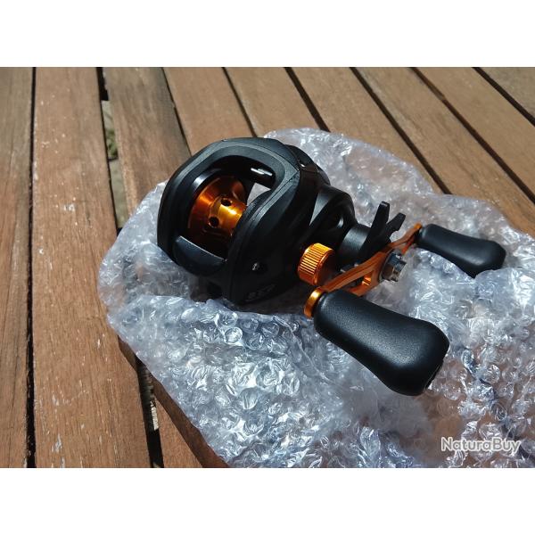 Moulinet de p�che baitcasting main droite. Gf2000.