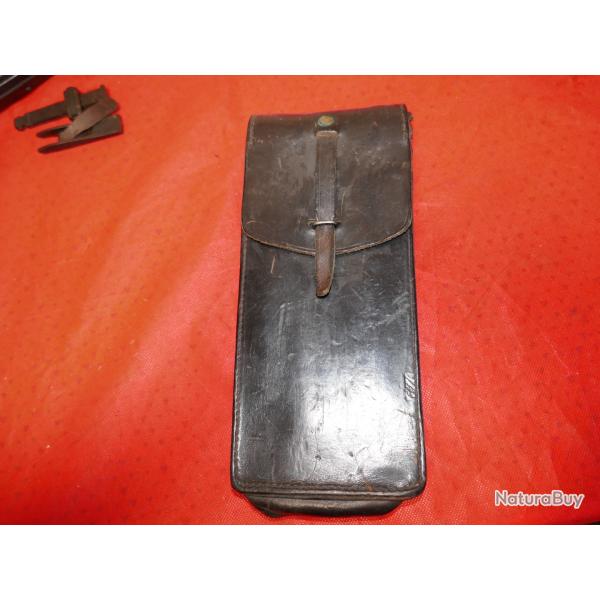 Porte Chargeurs de PM MAT49 en cuir noir (Gendarmerie ou arm�e de l'air)