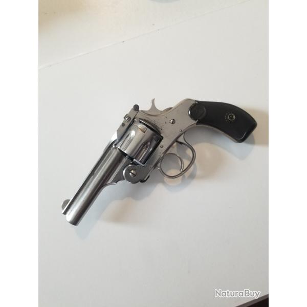 R�volver 6 coups Harrington & Richardson cal 32 S&W Long de Cat D.