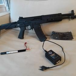 Airsoft AEG AK12K Well Pro avec deux mags + batterie et chargeur