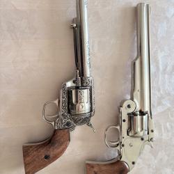Lot de deux revolvers factices