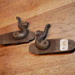 Paire de platines de fusil &agrave; percussion centrale