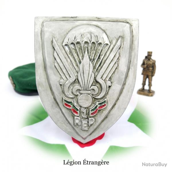 Blason artisanal du 1� REP avec syst�me d'accroche au dos