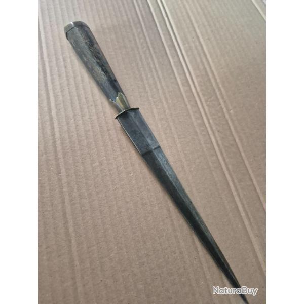 Couteau stylet corse