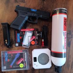 Vends syst&egrave;me complet d'entrainement laser ( Umarex G19 + 2 cartouches Laser Ammo + Cible + Spider)