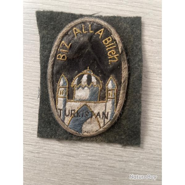 un �cusson avec un �difice ww2