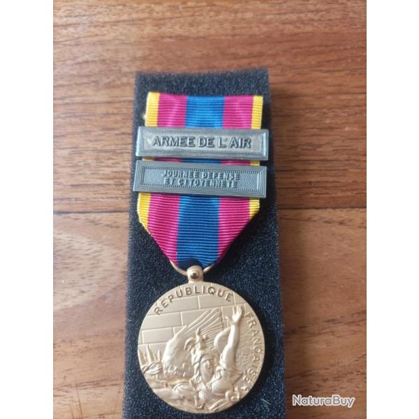 M�daille d�fense nationale or neuve.