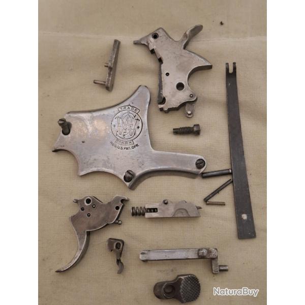 Diff�rentes pi�ces non class�es pour Smith et Wesson mod�le 19.