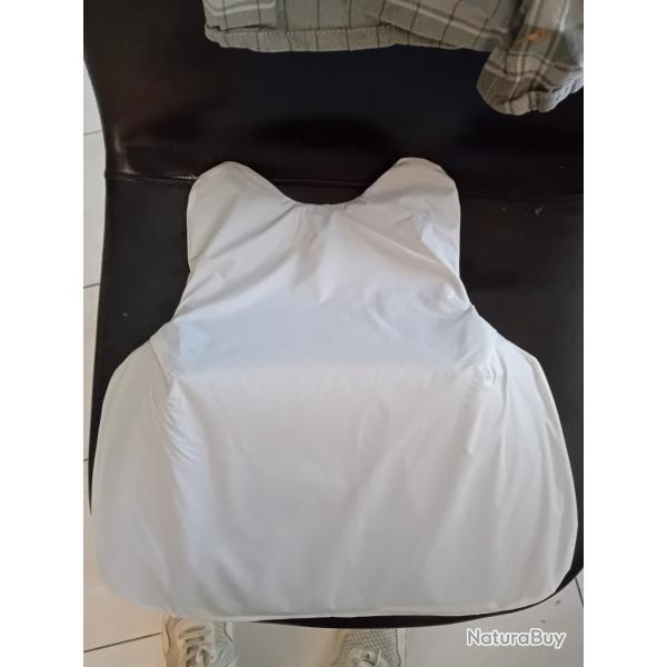 Ench�re 1 plaque balistiques face avant f�mincontre les armes de poings et les lames MEHLER 37X38 cm