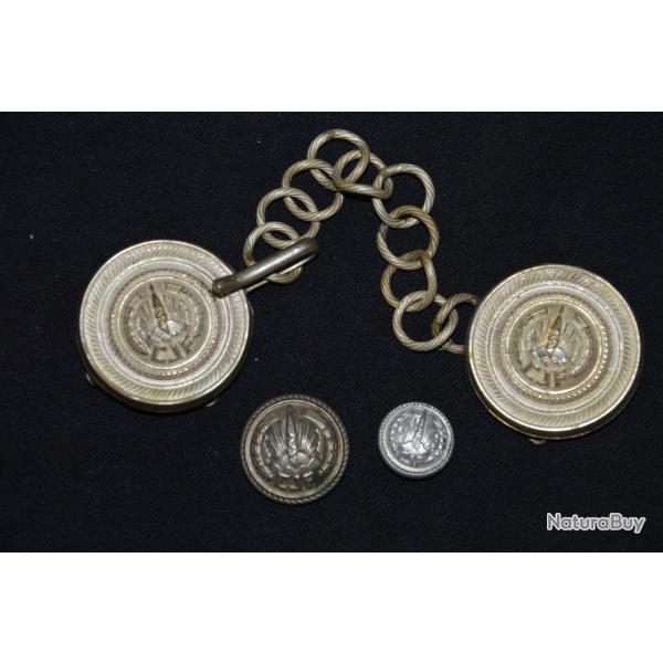 CHANTIER DE JEUNESSE-AGRAFES POUR CAPE MARQUEE CJF-BOUTONS DE BLOUSON-1940/1944-ETAT FRANCAIS