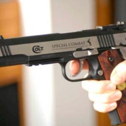 Vends Colt sp&eacute;cial combat Umarex 4.5 mm billes acier