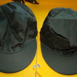 LOT DE 2 CASQUETTES KAKI POUR ADULTE  , TAILLE LARGE 58-60 , 100 % COTON  ,  ETAT NEUF VOIR PHOTOS .