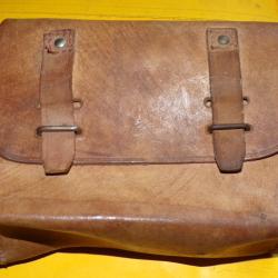 TROUSSE MEDICALE SANS CROCHET POUR VEHICULE TYPE AIR EPOQUE INDO-GUERRE ALGERIE , CELLE CI EST VIDE