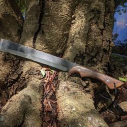Machette forg&eacute;e avec Manche en noyer et Etui en Nylon 9845