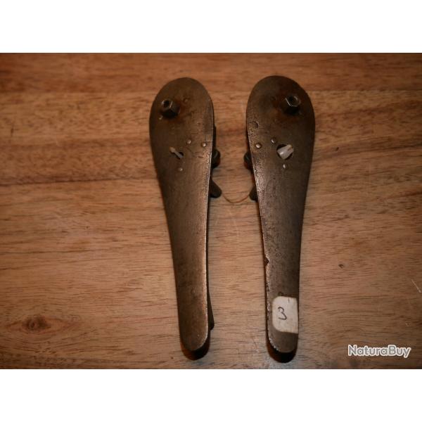 Platines de fusil � percussion avec une belle bride de noix tr�s travaill�e