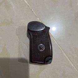 Poign&eacute;e backelite makarov