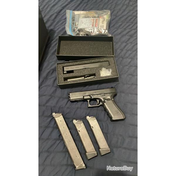 Glock 17 Gen 4 Tokyo Marui avec glissi�re d�tonator en CNC