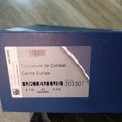 Chaussure de combat