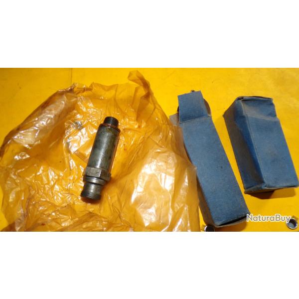 BOUGIE BLINDEE POUR VEHICULE MILITAIRE  EN LOT DE 2, MARQUE SIEMENS 40 FU 14 ,  ETAT NEUF VOIR PHOTO