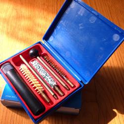 ACCESSOIRES POUR ENTRETIEN DES ARMES DE POINGS - 1 KIT COMPLET AVEC BAGUETTES DE NETTOYAGE EN LAITON