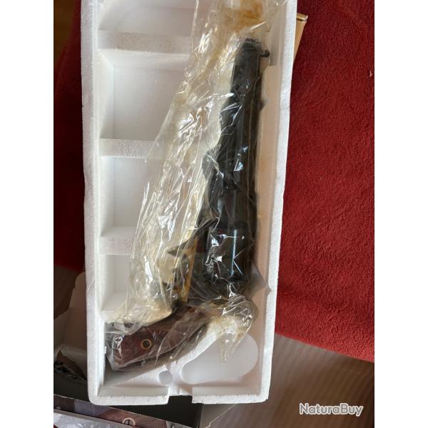 Colt 1860 Army de chez UbertiPistolet � poudre. �tat neuf