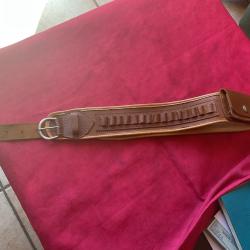 Cartouchi&egrave;re Manufrance en calibre 9 mm de jardin, pas de prix de r&eacute;serve