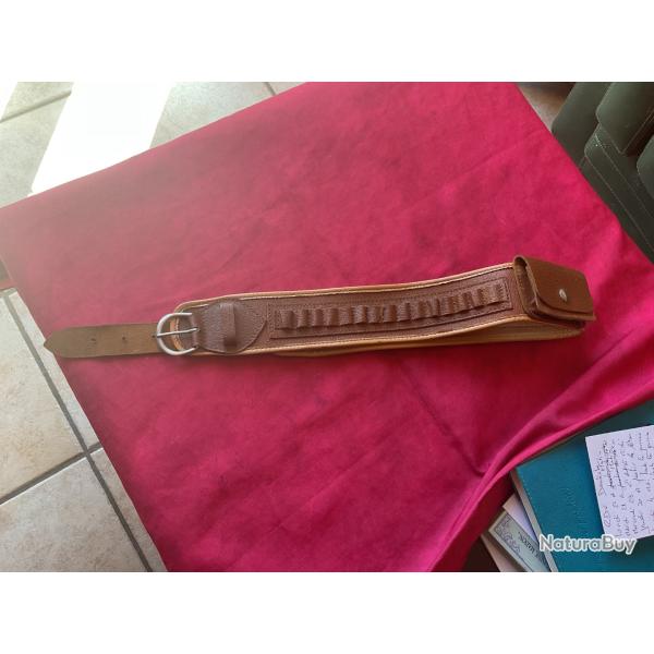 Cartouchi�re Manufrance en calibre 9 mm de jardin, pas de prix de r�serve