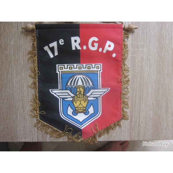 GRAND FANION MILITAIRE 17 RGP/GENIE PARACHUTISTE MONTAUBAN