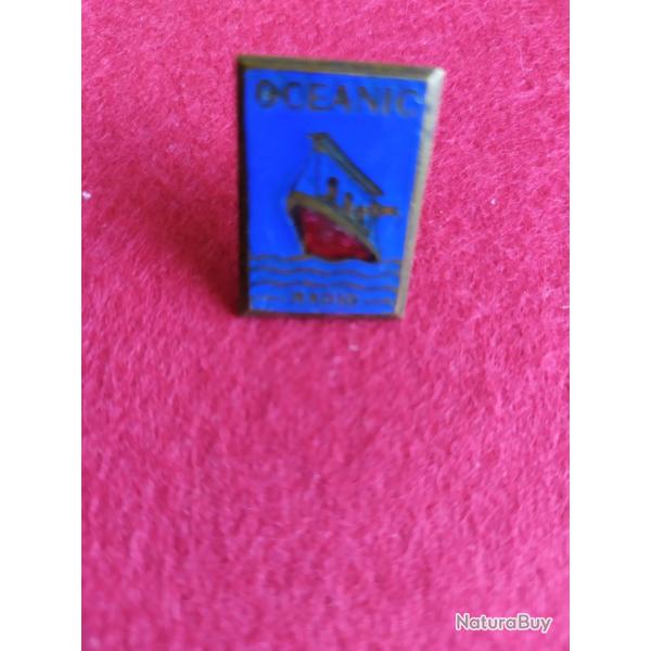 insigne maritime en email  oceanic  radio     fixation a vis+ ecrou      militaire ou civile