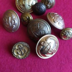 lot de boutons marine   differentes provenances   dont un plat