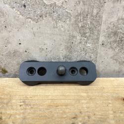 Adaptateur Accuracy International pour bipied Harris - Noir