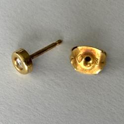 Boucle d'oreille unique en or massif 18 carats et diamant - clous