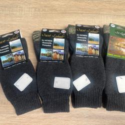 lot de 4 magnifique chaussettes verte a vendre aux ench&egrave;res d&eacute;stockage chasse ench&egrave;re 600