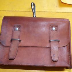 TROUSSE MEDICALE POUR VEHICULE TYPE AIR EPOQUE INDO-GUERRE ALGERIE , CELLE CI EST VIDE , FABRICATION