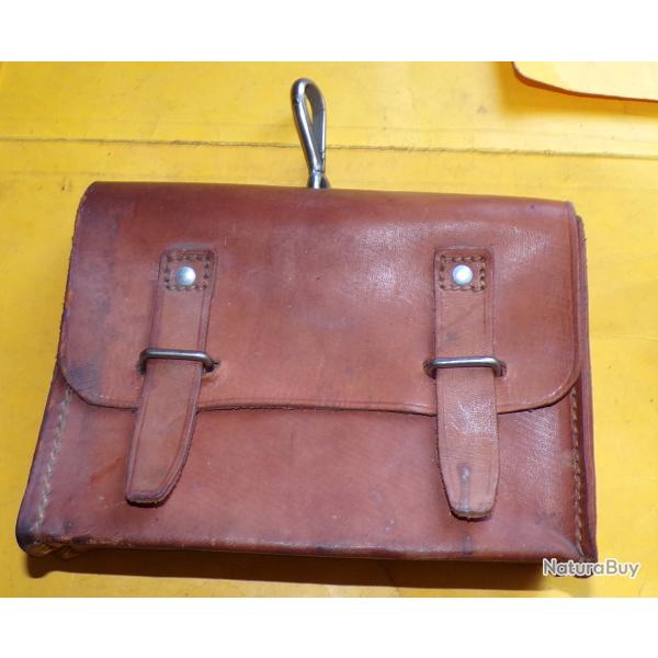 TROUSSE MEDICALE POUR VEHICULE TYPE AIR EPOQUE INDO-GUERRE ALGERIE , CELLE CI EST VIDE , FABRICATION