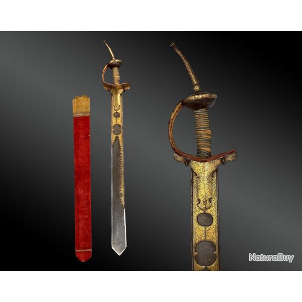 SABRE DROIT DE L'INDE KHANDA AVEC SON FOURREAU Inde, Punjab ou Rajasthan, XIX�me si�cle