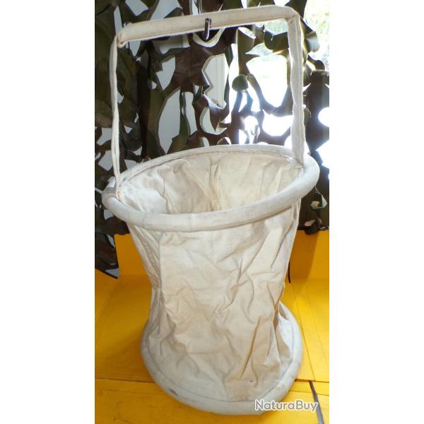 SEAU A EAU OU VACHE A EAU ,FABRICATION FRANCAISE  ,SANS TAMPON LISIBLE  ETAT NEUF  VOIR PHOTOS . POU