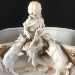 Grande coupe porcelaine biscuit estampille MULLER (Allemagne)