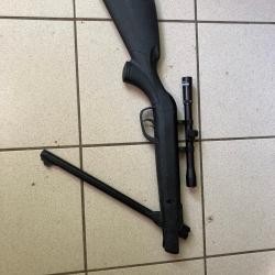 carabine a air en tr&eacute;s bon &eacute;tat avec sa lunette 8 joules