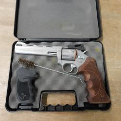 REVOLVER TAURUS MOD 627 TRACKER 6" 357 MAG + POIGNEE BOIS + MALETTE TRES BON ETAT OCCASION