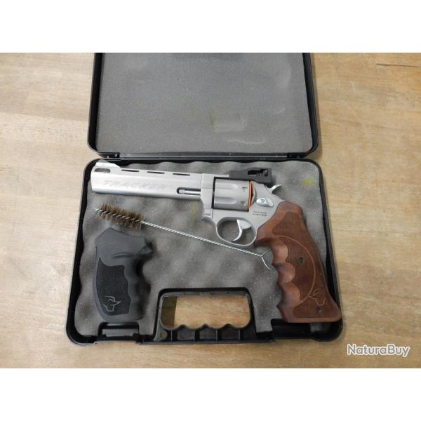 REVOLVER TAURUS MOD 627 TRACKER 6" 357 MAG + POIGNEE BOIS + MALETTE TRES BON ETAT OCCASION