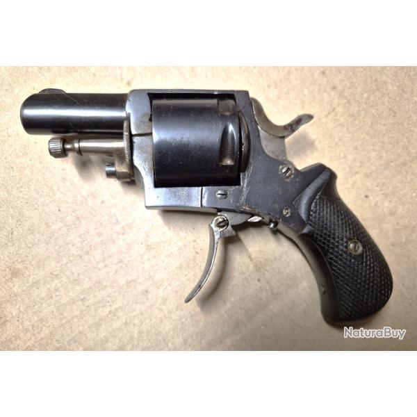 Revolver British Bull Dog, calibre 320 � poudre noire.