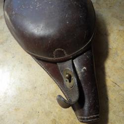 ETUI REVOLVER r&eacute;volver 1892  r&eacute;glementaire Fran&ccedil;ais tampons nom emploi ww1 ou ww2  holster housse